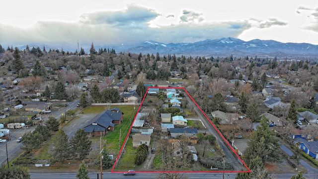 1808 Spring Street, Medford, OR 97504