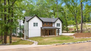 8875 Lakeside Way, Gainesville, GA 30506