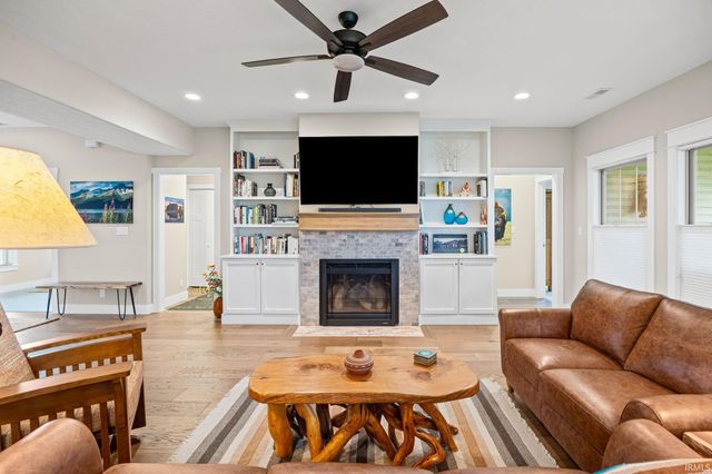 4350 Admirals Cove Drive, Lafayette, IN 47909