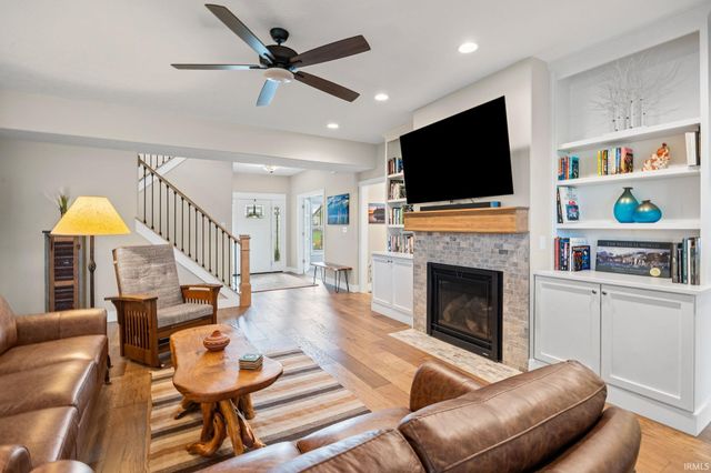 4350 Admirals Cove Drive, Lafayette, IN 47909