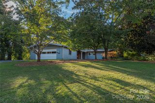 38 Faircrest Road, Asheville, NC 28804
