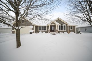 738 Fieldstone Drive, Coopersville, MI 49404