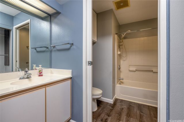 95-1011 Kaapeha Street 77, Honolulu, HI 96789