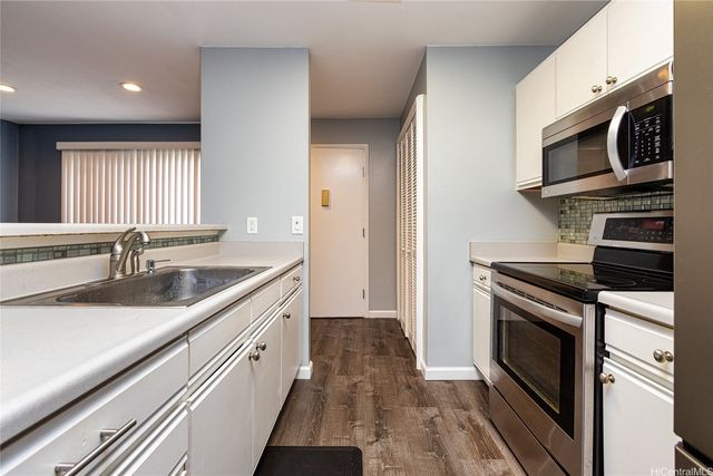 95-1011 Kaapeha Street 77, Honolulu, HI 96789