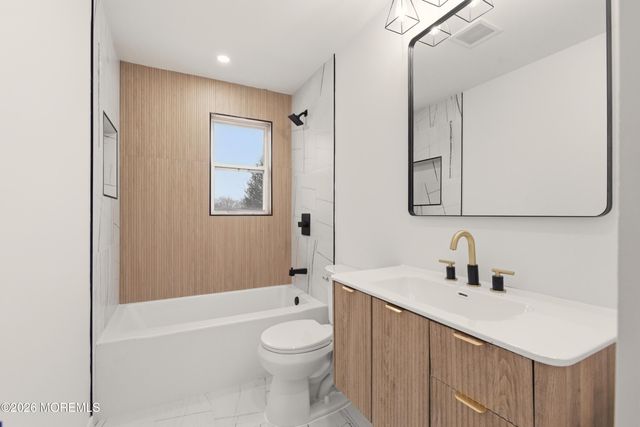 1041 Mulberry Place, Toms River, NJ 08753