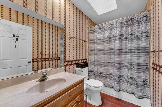 106 E Woodlou Lane, Rogers, AR 72756