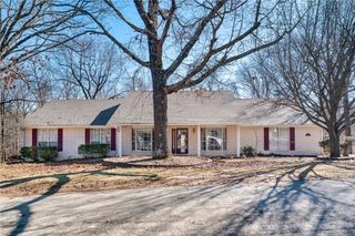 106 E Woodlou Lane, Rogers, AR 72756