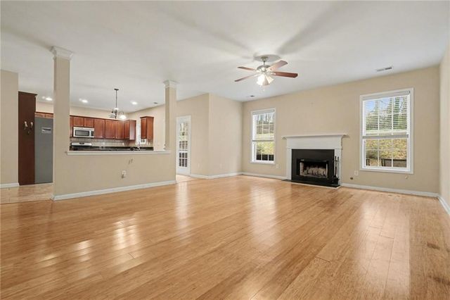 1147 Silvergate Lane S, Mableton, GA 30126