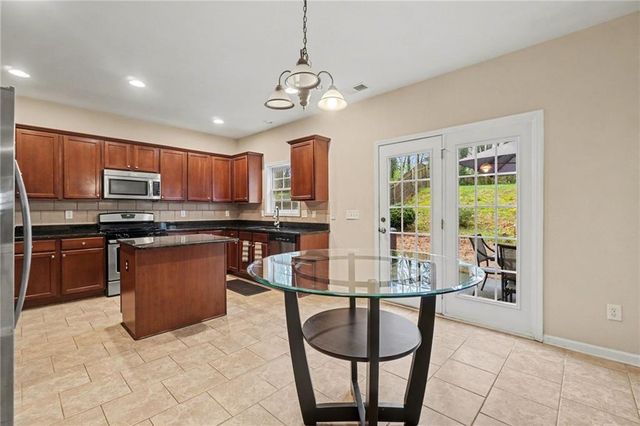 1147 Silvergate Lane S, Mableton, GA 30126