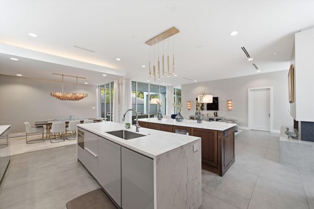 4211 Markham Street, Houston, TX 77027