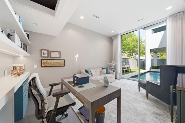 4211 Markham Street, Houston, TX 77027