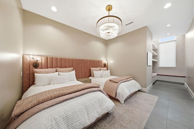 4211 Markham Street, Houston, TX 77027