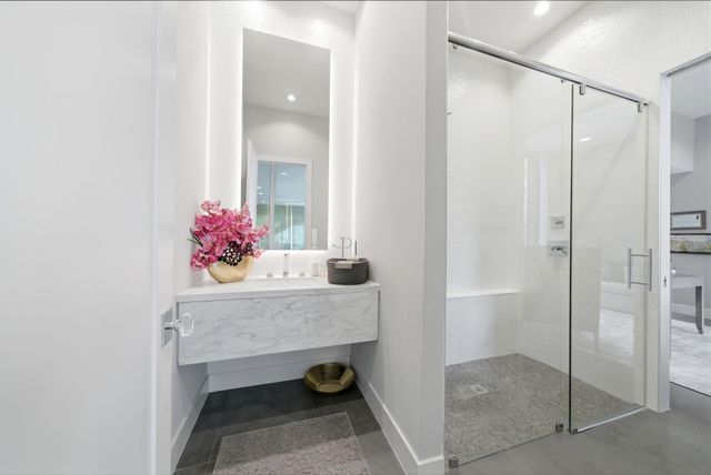 4211 Markham Street, Houston, TX 77027