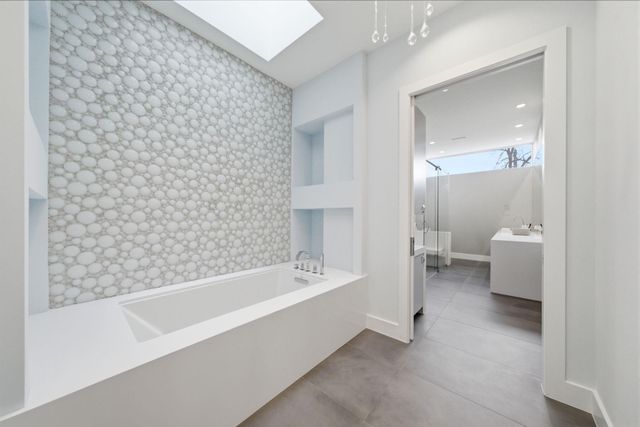 4211 Markham Street, Houston, TX 77027