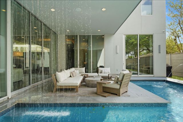 4211 Markham Street, Houston, TX 77027