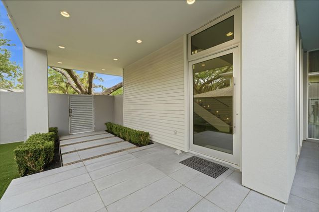 4211 Markham Street, Houston, TX 77027