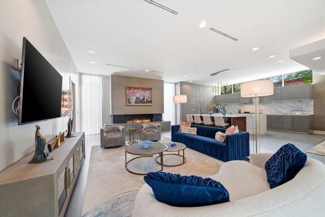 4211 Markham Street, Houston, TX 77027