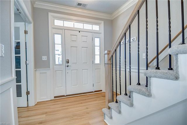 313 Maycox LN, Chesapeake, VA 23322