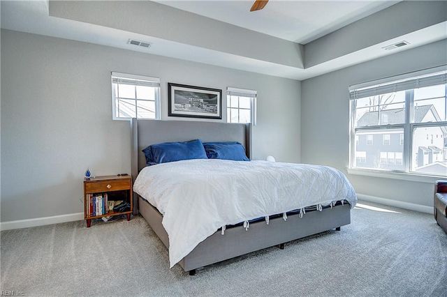 313 Maycox LN, Chesapeake, VA 23322