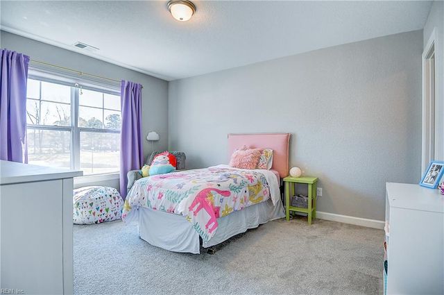 313 Maycox LN, Chesapeake, VA 23322