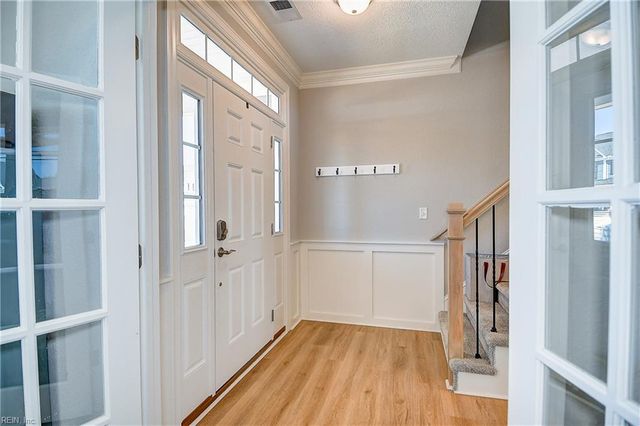 313 Maycox LN, Chesapeake, VA 23322