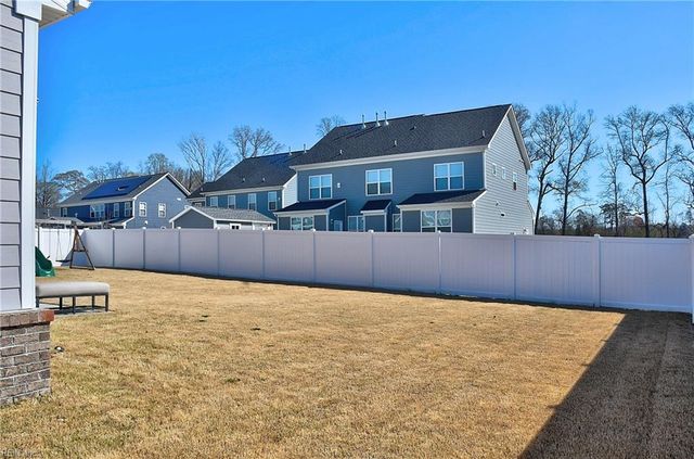 313 Maycox LN, Chesapeake, VA 23322