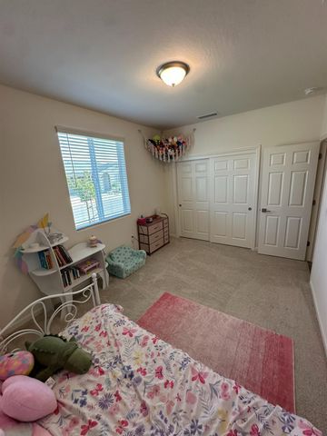 6606 E Carmen Ave, Fresno, CA 93727