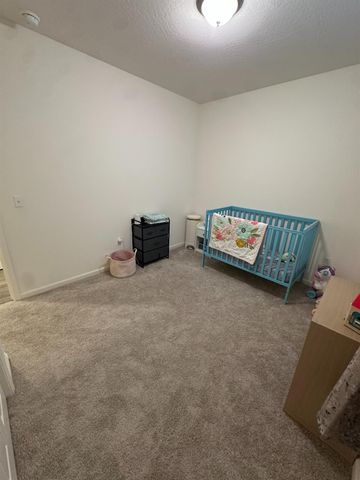 6606 E Carmen Ave, Fresno, CA 93727