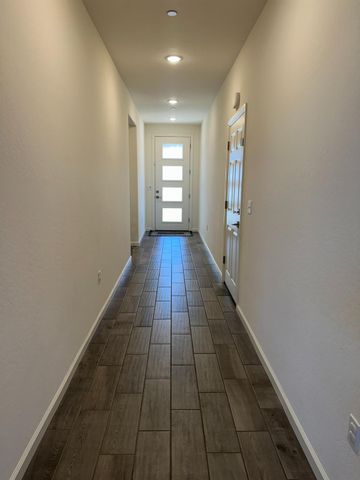 6606 E Carmen Ave, Fresno, CA 93727