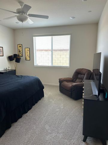 6606 E Carmen Ave, Fresno, CA 93727