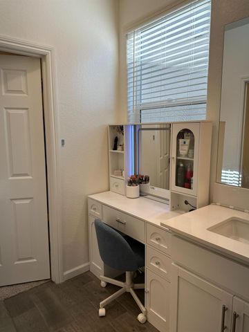 6606 E Carmen Ave, Fresno, CA 93727