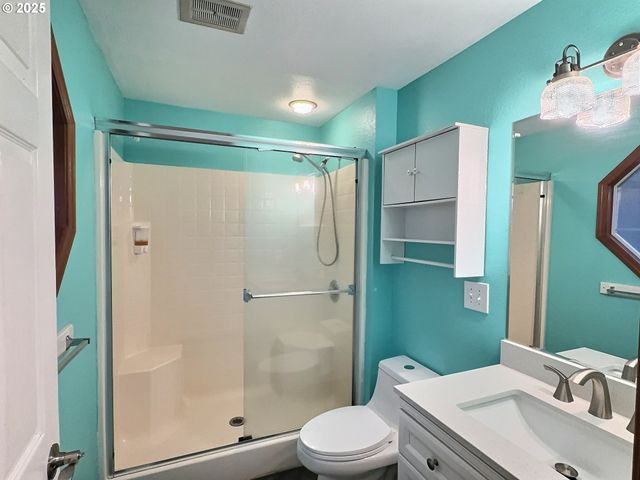 377 Se BARNES Ave, Gresham, OR 97080