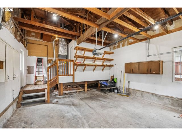 377 Se BARNES Ave, Gresham, OR 97080