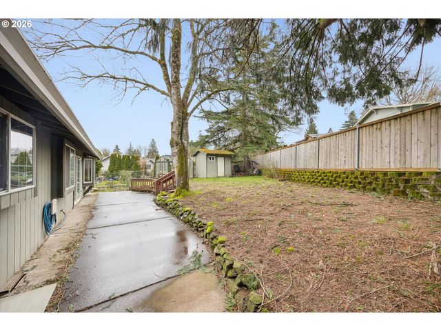 377 Se BARNES Ave, Gresham, OR 97080