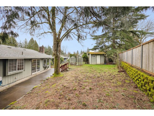 377 Se BARNES Ave, Gresham, OR 97080