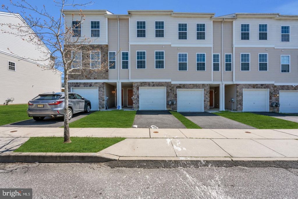 16 ROWAND WAY EAST, CLEMENTON, NJ 08021 — exterior