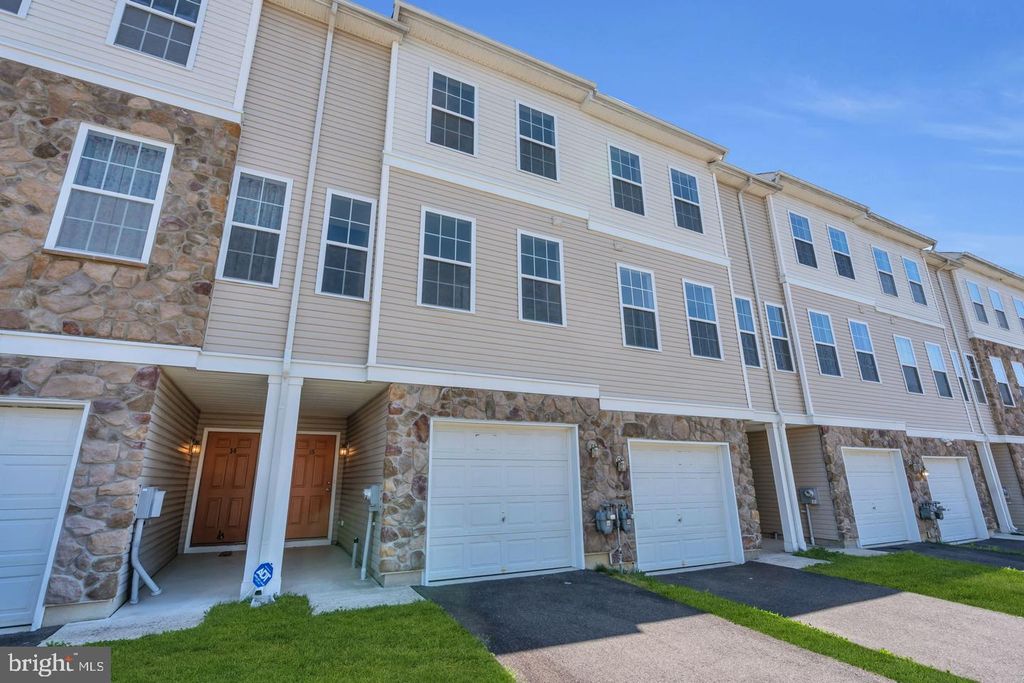 16 ROWAND WAY EAST, CLEMENTON, NJ 08021 — photo 2