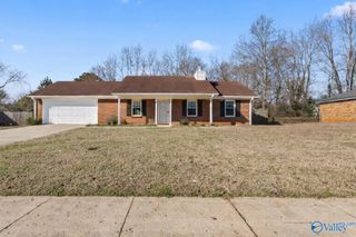 3607 NW Shay Circle NW, Huntsville, AL 35810