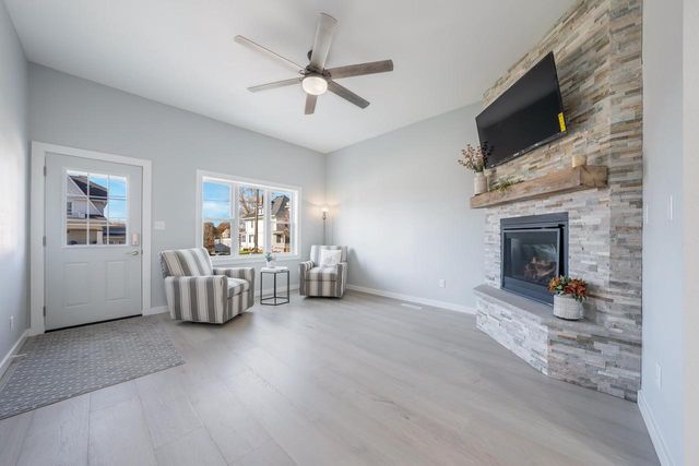 303 S 1ST AVENUE, Winneconne, WI 54988
