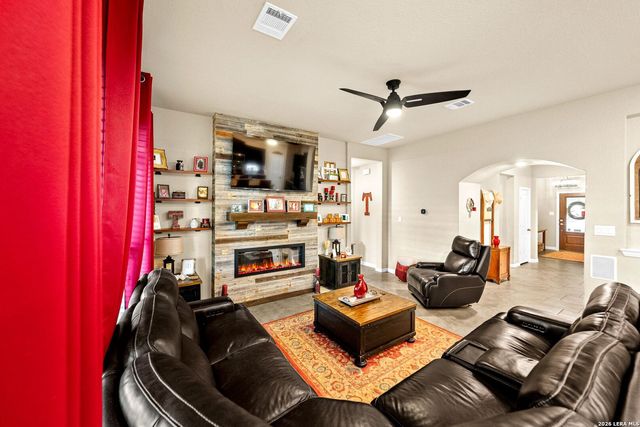 5611 Strimple St, New Braunfels, TX 78132