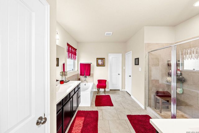5611 Strimple St, New Braunfels, TX 78132