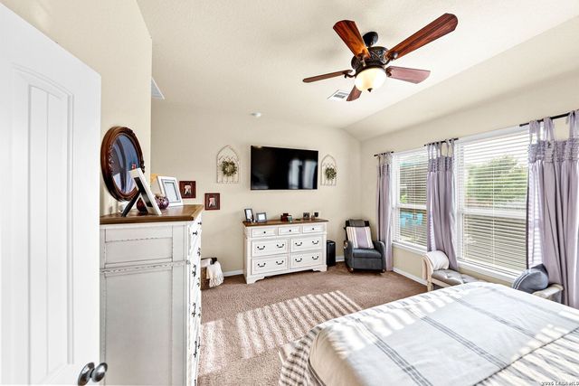 5611 Strimple St, New Braunfels, TX 78132