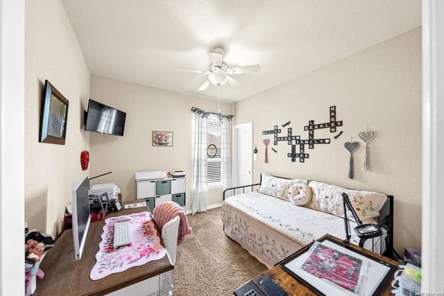 5611 Strimple St, New Braunfels, TX 78132