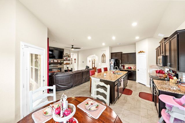 5611 Strimple St, New Braunfels, TX 78132
