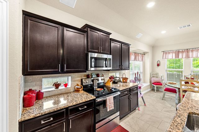 5611 Strimple St, New Braunfels, TX 78132
