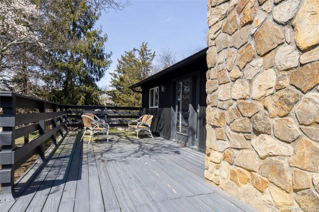 10 Cedar Avenue, Southampton, NY 11968