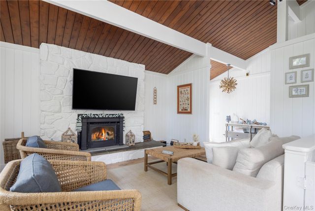 10 Cedar Avenue, Southampton, NY 11968