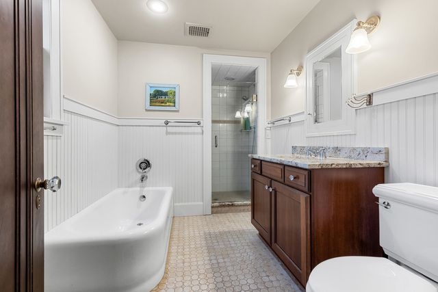 1326 Brownwood Drive, Rockford, IL 61107