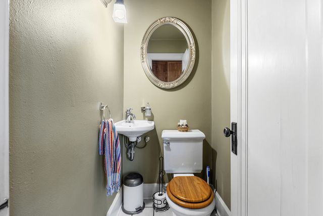 1326 Brownwood Drive, Rockford, IL 61107