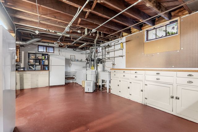 1326 Brownwood Drive, Rockford, IL 61107